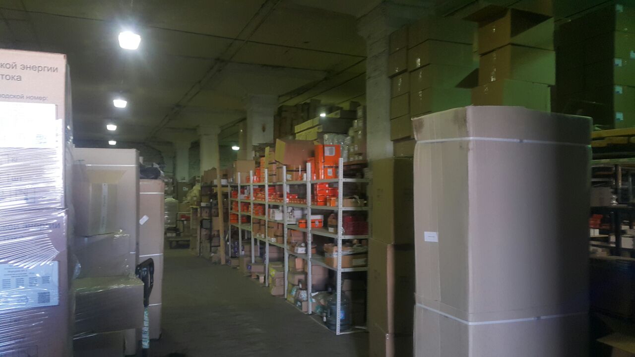 Фото потовых складов компании Диалин